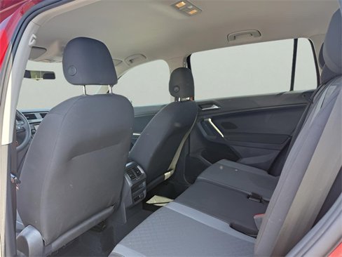 Used 2018 Volkswagen Tiguan S image 15