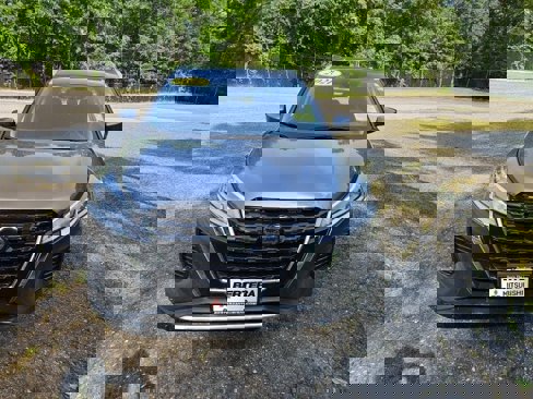 Used 2021 Nissan Kicks SV image 3