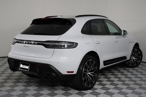 Certified 2025 Porsche Macan image 7