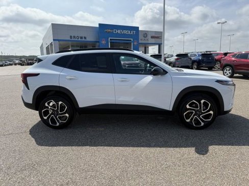 New 2025 Chevrolet Trax RS image 9