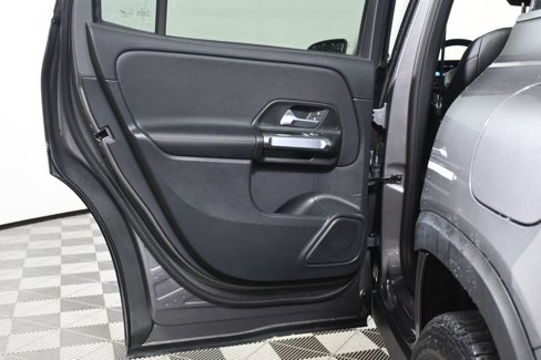 Used 2022 Mercedes-Benz GLB 250 4MATIC image 31