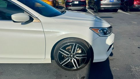 Used 2017 Honda Accord Sport Special Edition image 3