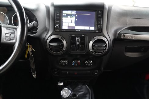 Used 2015 Jeep Wrangler Unlimited Sport image 21