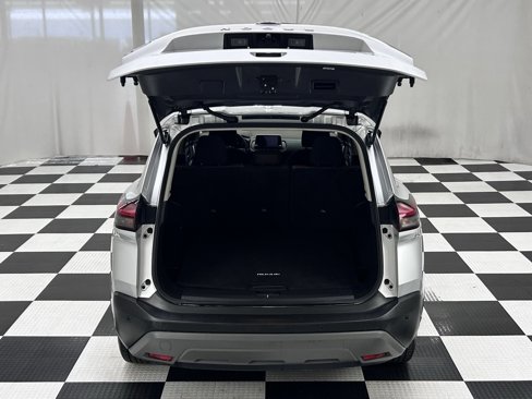 Used 2023 Nissan Rogue SV image 10