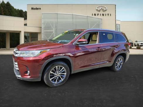 Used 2019 Toyota Highlander XLE image 1