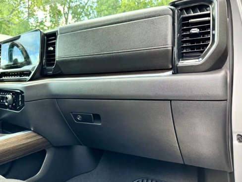 Used 2022 Chevrolet Silverado 1500 LT image 17