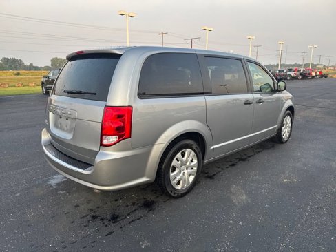 Used 2019 Dodge Grand Caravan SE image 5