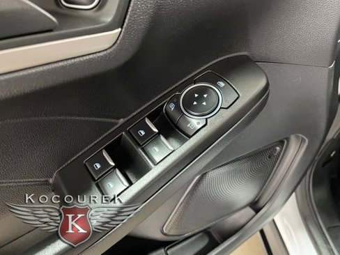 Used 2022 Ford Escape SE w/ Cold Weather Package image 19