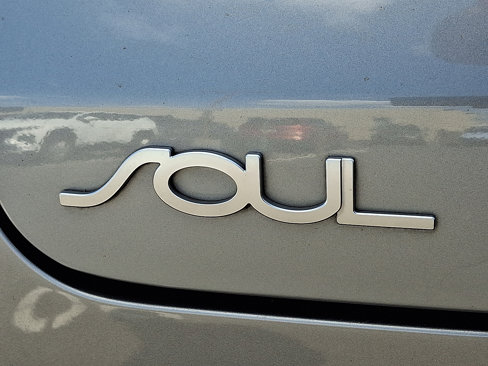 Used 2022 Kia Soul LX image 29
