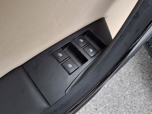 Used 2018 Buick Cascada Premium image 37