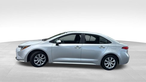 Used 2023 Toyota Corolla LE image 4