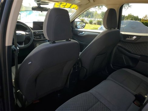 Used 2020 Ford Escape SE image 9