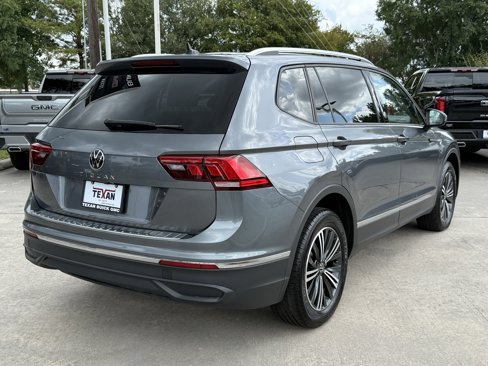 Used 2024 Volkswagen Tiguan Wolfsburg Edition image 5