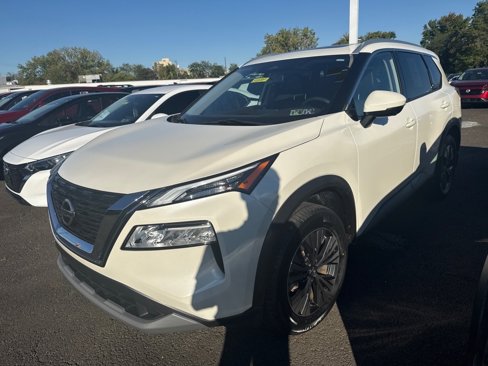 Certified 2021 Nissan Rogue SV w/ Premium Package image 3