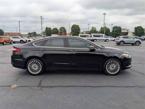 Used 2016 Ford Fusion Titanium image 2
