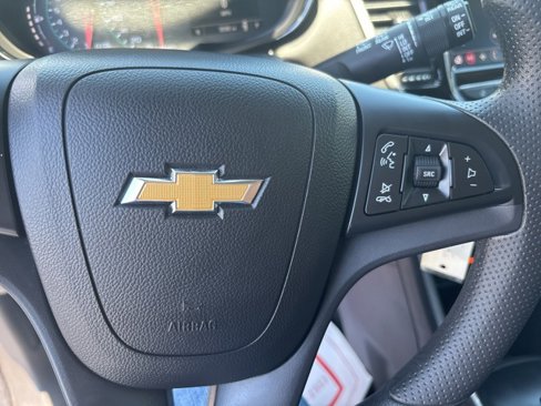 Used 2022 Chevrolet Trax LS w/ Tint and Cruise Package image 12