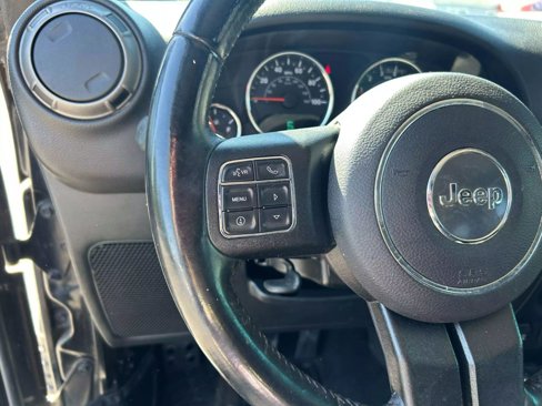Used 2018 Jeep Wrangler Unlimited Sport w/ Connectivity Group image 12