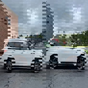 Used 2022 INFINITI QX80 Luxe image 5