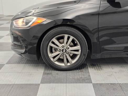 Used 2017 Hyundai Elantra SE image 13
