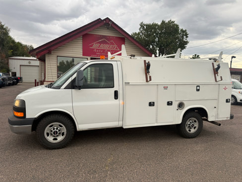 Used 2015 GMC Savana 3500 image 2