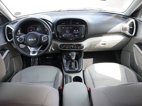 Used 2022 Kia Soul LX image 35
