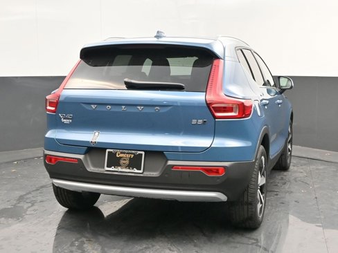 New 2025 Volvo XC40 B5 Core image 6