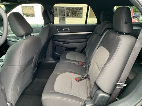 Used 2019 Ford Explorer XLT w/ Equipment Group 201A image 10
