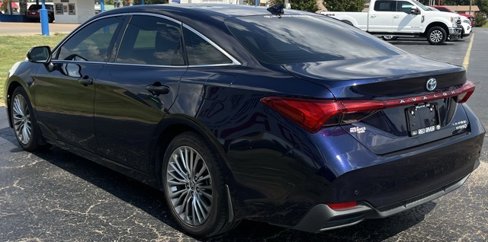 Used 2022 Toyota Avalon Limited image 6