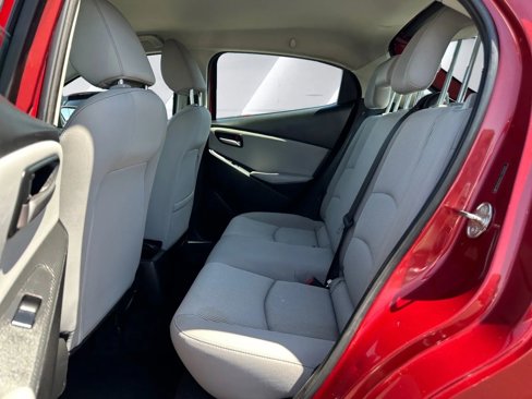 Used 2020 Toyota Yaris LE image 11