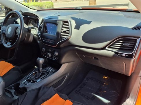 Used 2021 Jeep Cherokee Latitude Plus image 16