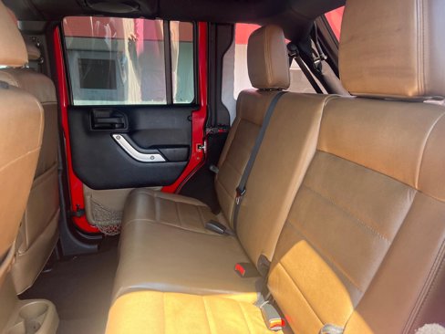 Used 2011 Jeep Wrangler Unlimited Rubicon w/ Connectivity Group image 24