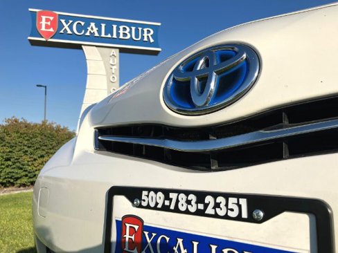 Used 2012 Toyota Prius V Five image 6