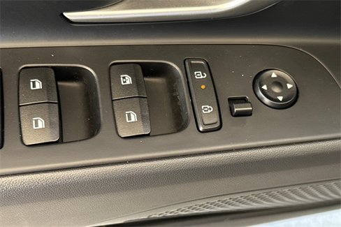 Used 2024 Hyundai Elantra SEL image 11