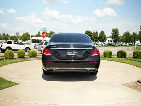 Certified 2019 Mercedes-Benz E 300 4MATIC image 7