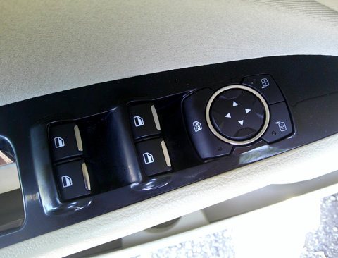 Used 2015 Ford Fusion SE image 17