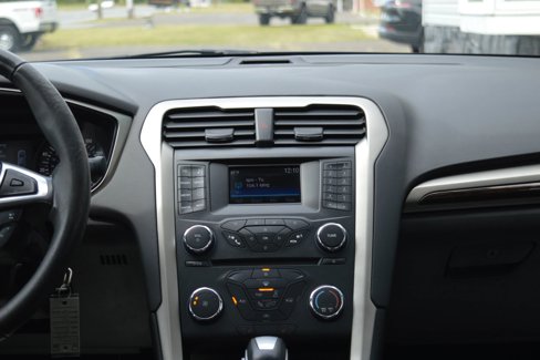 Used 2015 Ford Fusion SE w/ Equipment Group 202A image 33