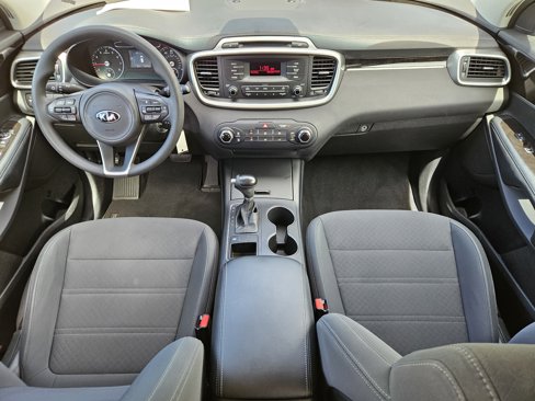 Used 2017 Kia Sorento L image 14