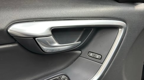 Used 2016 Volvo XC60 T5 image 32
