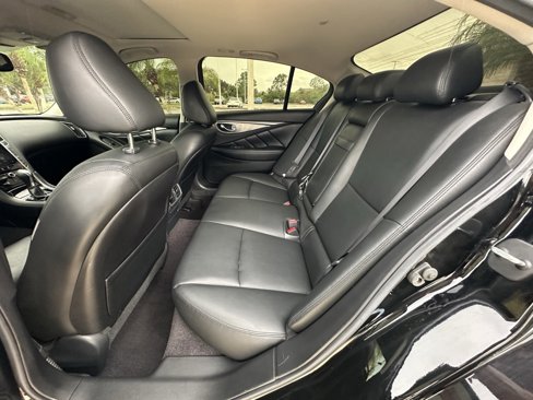 Used 2017 INFINITI Q50 Signature Edition w/ All Weather Package (L93) image 27