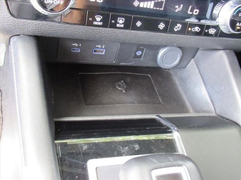 Used 2022 Mitsubishi Outlander SE image 25