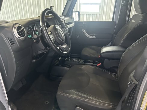 Used 2018 Jeep Wrangler Unlimited Sahara image 12