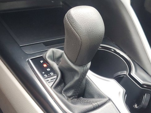 Used 2020 Toyota Camry L image 21