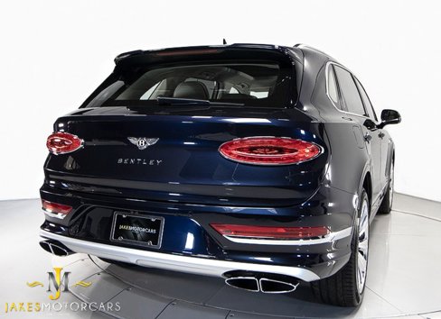 Used 2023 Bentley Bentayga Extended Wheelbase image 11