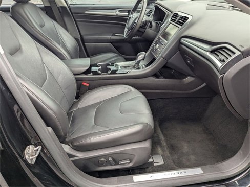 Used 2016 Ford Fusion Titanium image 34