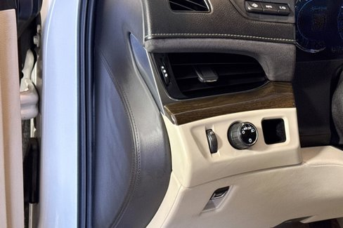 Used 2018 Cadillac Escalade ESV Premium Luxury image 10