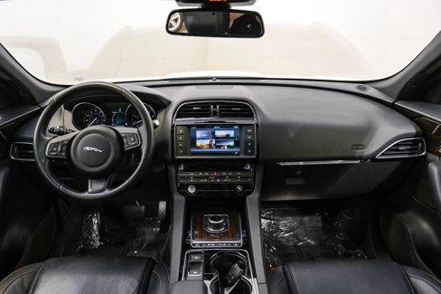 Used 2017 Jaguar F-PACE Prestige image 7