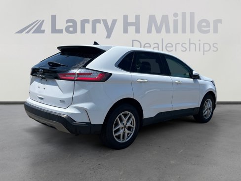 Used 2024 Ford Edge SEL image 5
