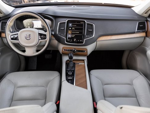 Used 2021 Volvo XC90 T6 Momentum image 12