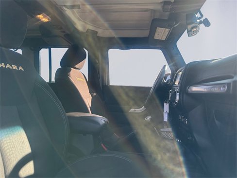 Used 2015 Jeep Wrangler Unlimited Sahara w/ Connectivity Group image 11