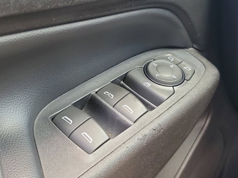 Used 2018 Chevrolet Equinox LT image 25